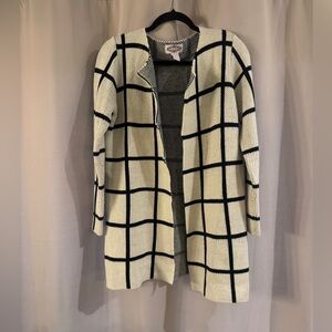 Women's Oliver Black and Off White Checkered Sweater
